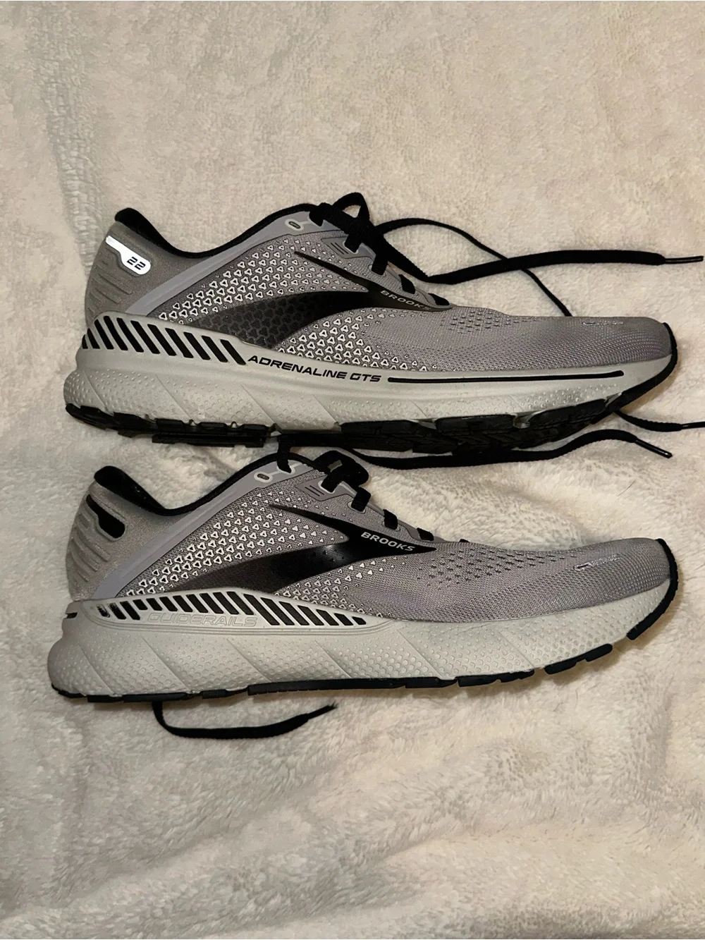 Brooks Men's Adrenaline GTS ‘22 Running Sneakers